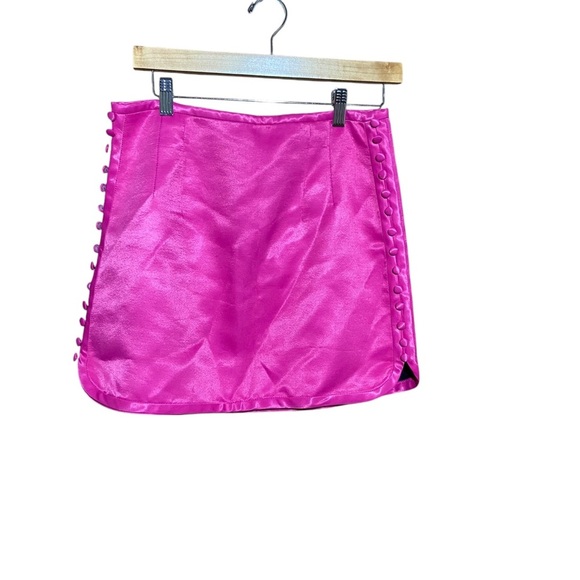 NWOT ZARA WOMAN BUTTONED SATIN EFFECT MINI SKIRT PINK FUCHSIA Size Medium - Picture 3 of 6